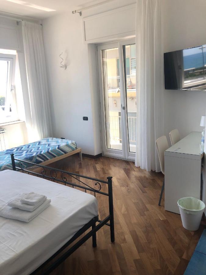 Hotel Blue Sea Salerno Exterior foto